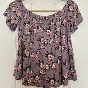American Eagle Off the Shoulder Top. Size Small.